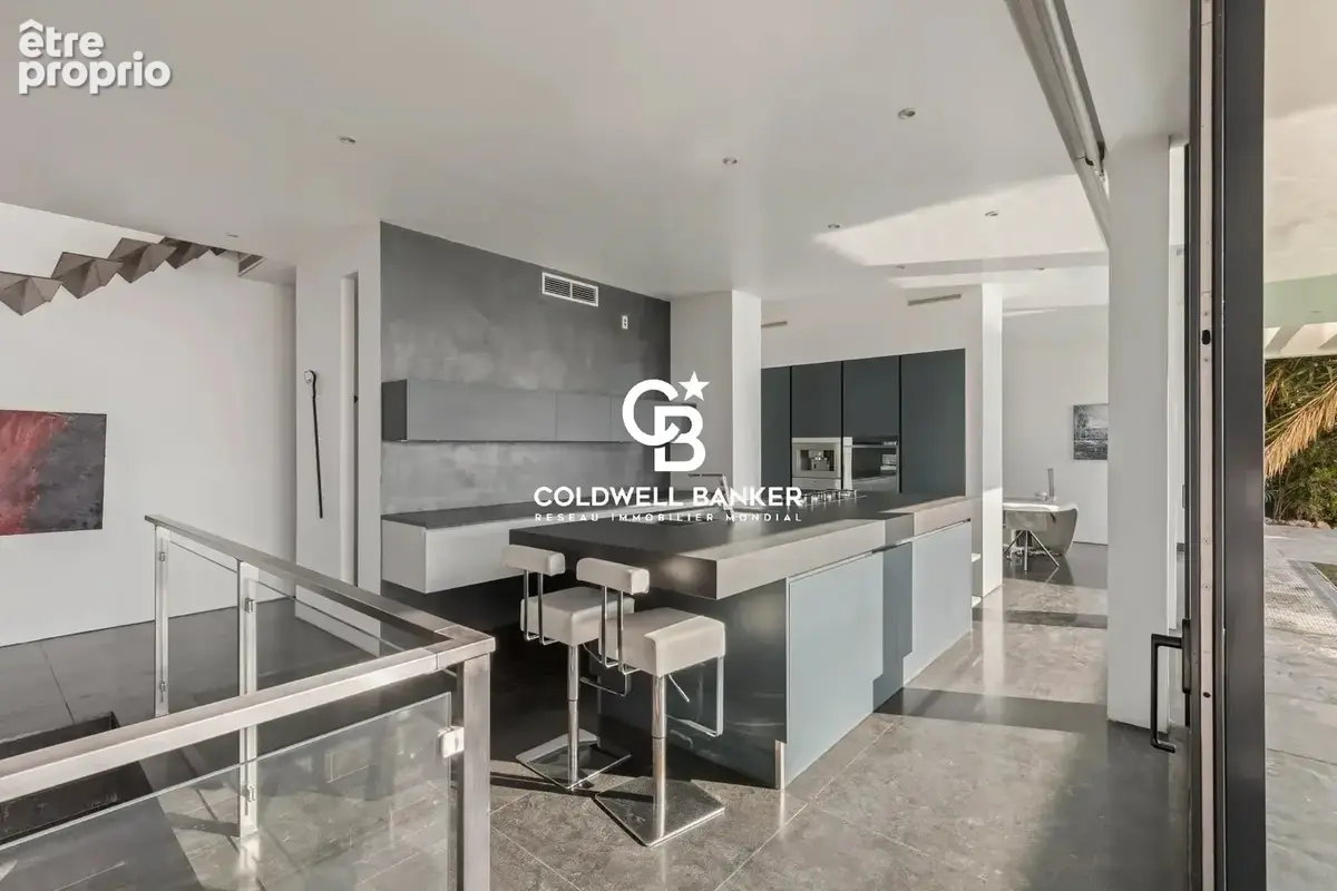 Villa Contemporaine vue mer à 180° avec piscine - 83000 Toulon - photo 3
