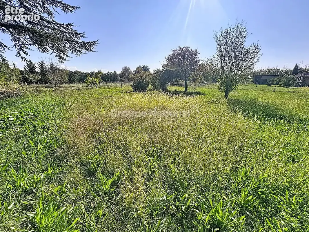Mas mitoyen d'un côté à rénover en campagne de Cheval Blanc - photo 12