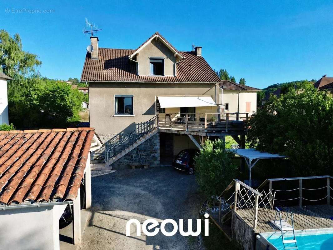 Maison t5 rénovée avec appartement indépendant et garages - photo 8