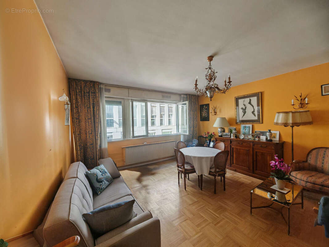 Appartement à LYON-6E