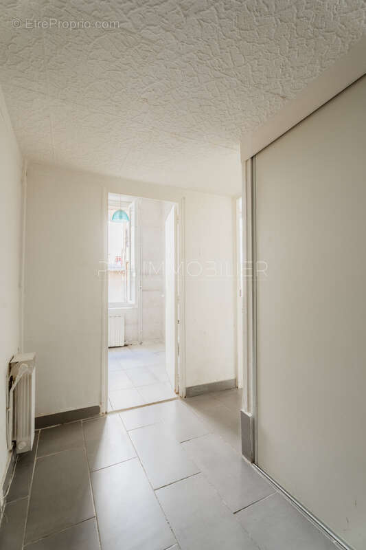 Appartement 42 m² à Marseille-4e  - photo 8