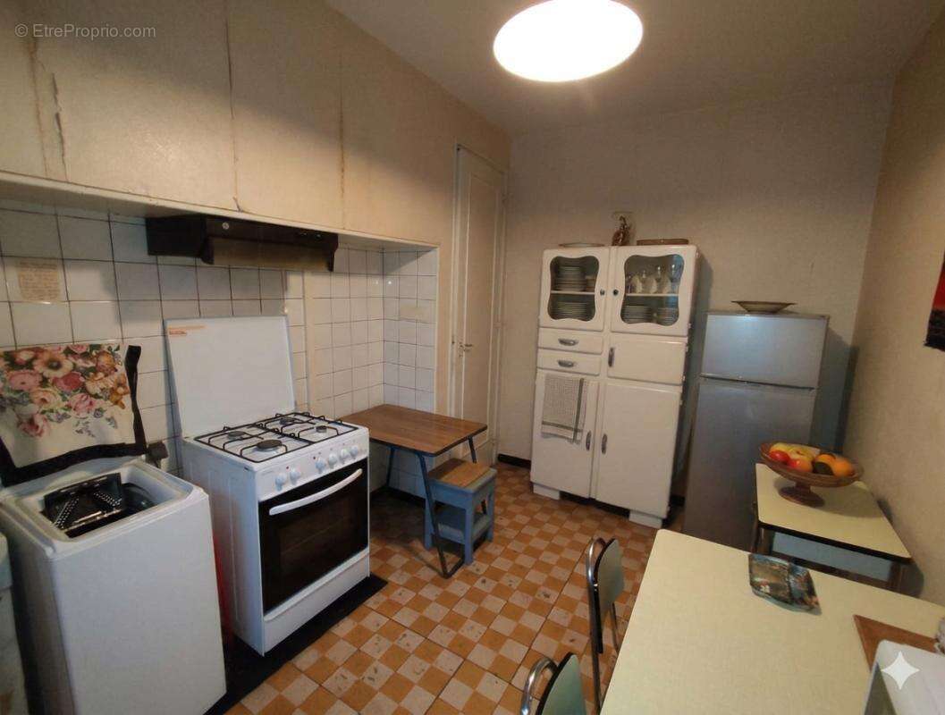 Narbonne Centre : Maison de Caractère de 171 m²  - T8  -  R+2 - avec Cour-Parking et Toit-Terrasse - photo 3