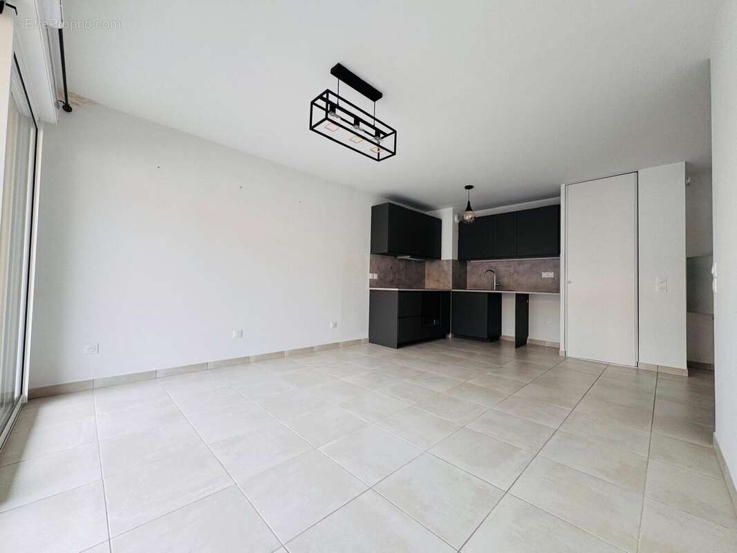 Appartement à VILLENEUVE-LES-AVIGNON