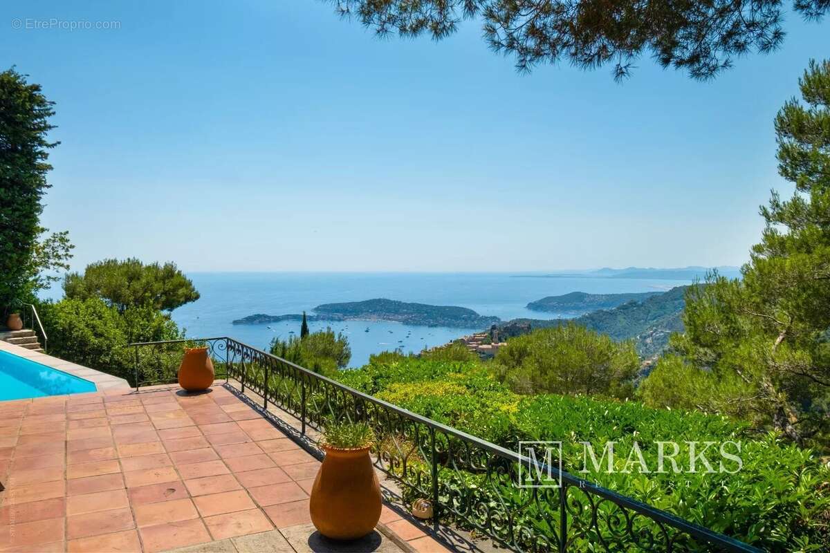 Maison à EZE