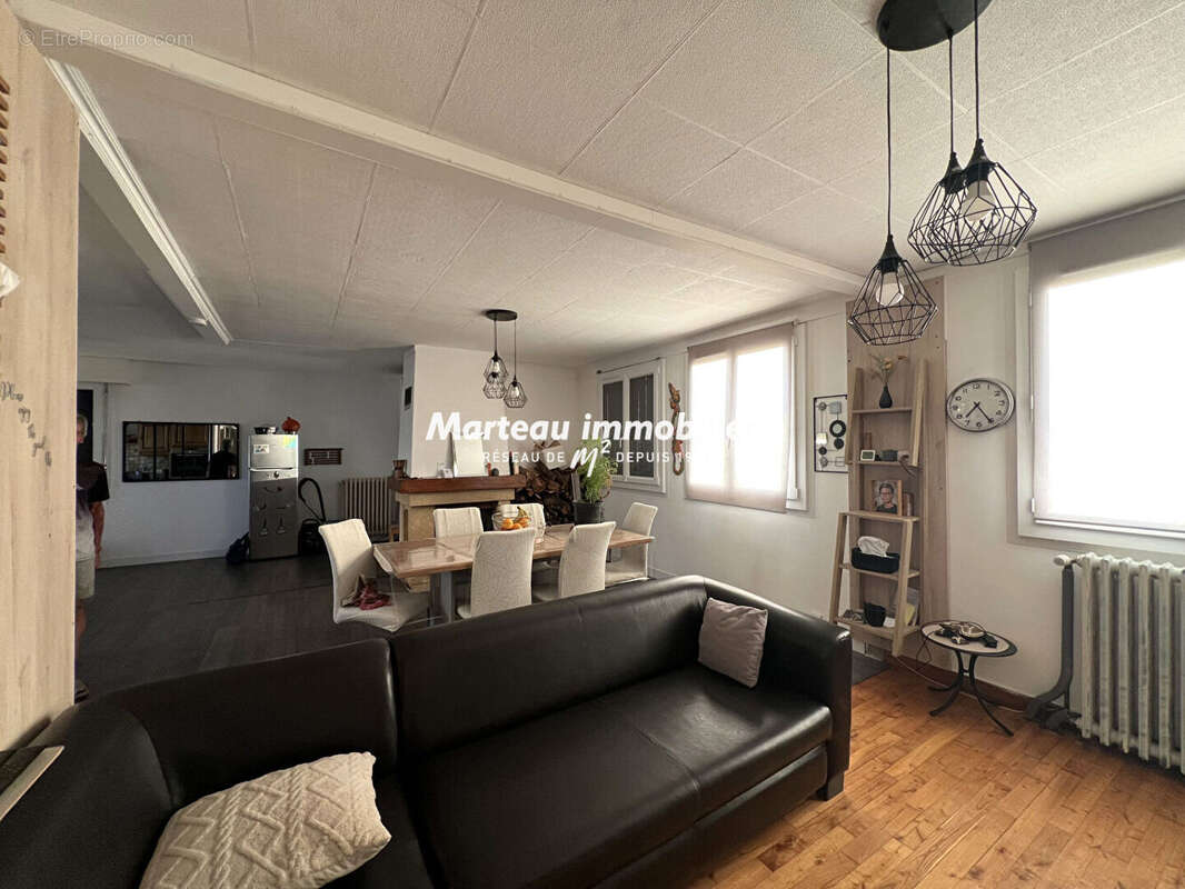 Maison à MONCE-EN-BELIN