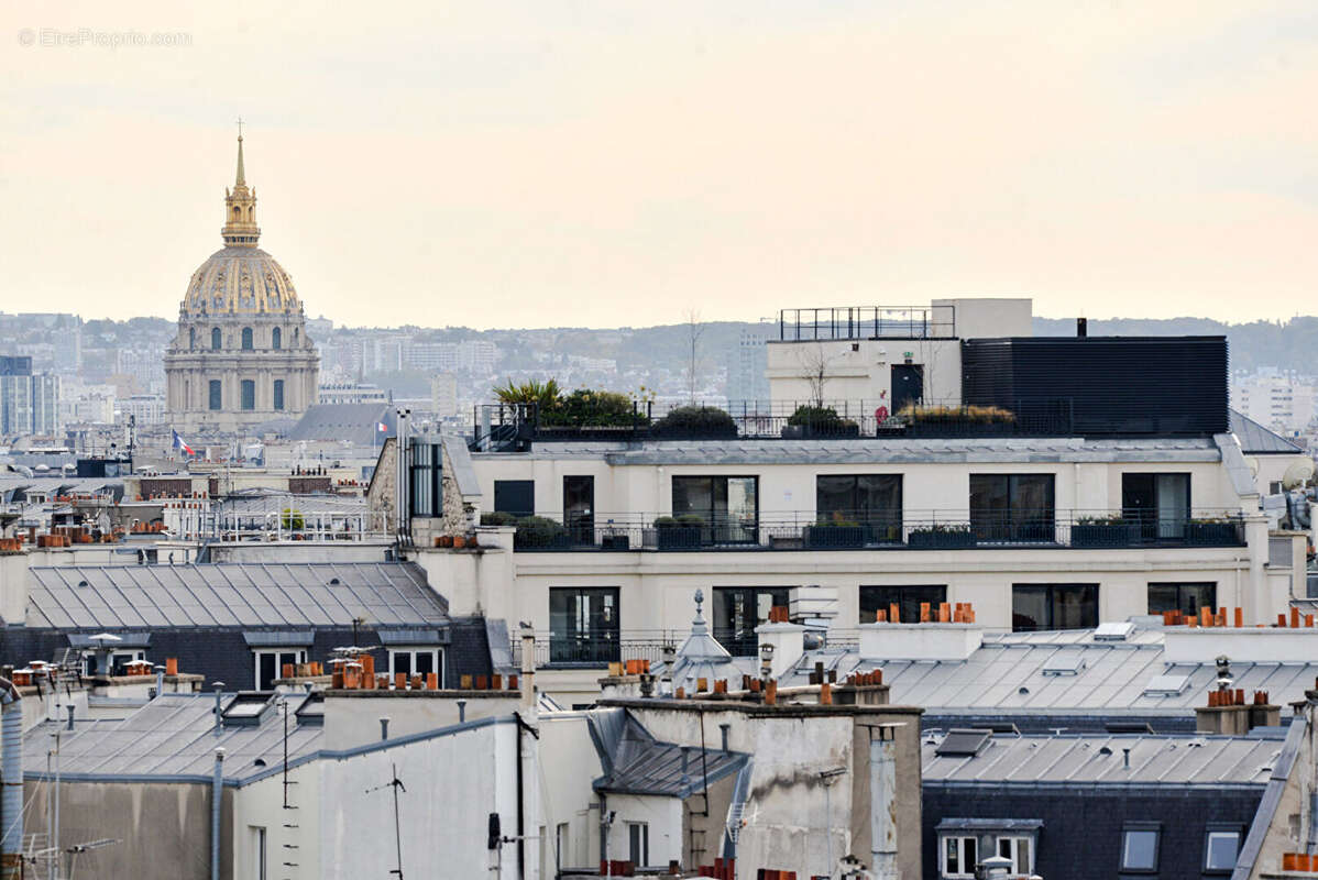 Appartement à PARIS-8E