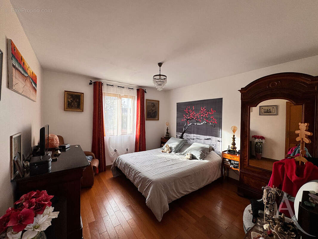 Maison à SAINS-EN-AMIENOIS