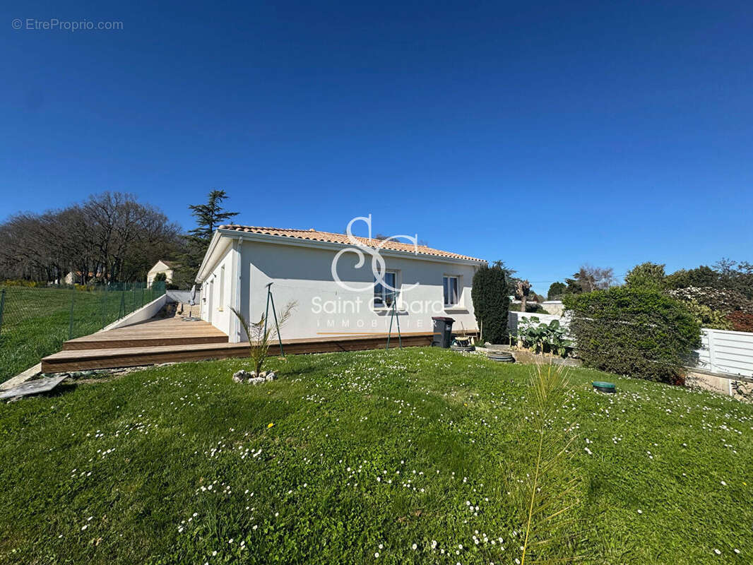Maison à CHAMPNIERS