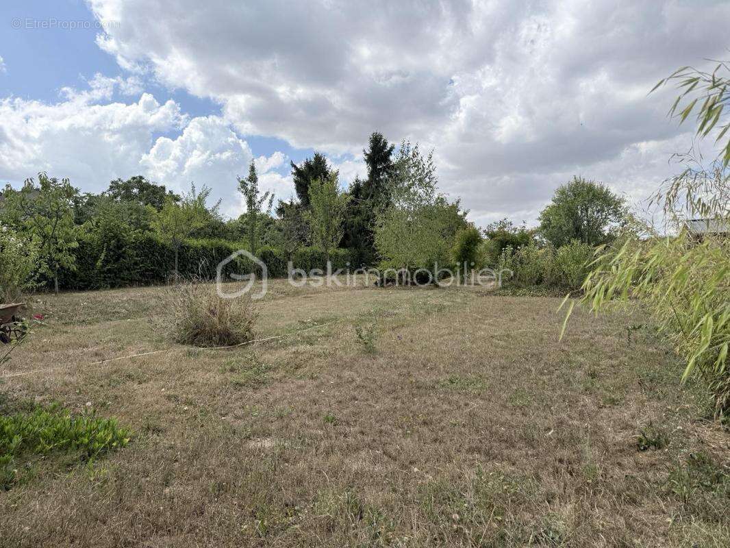 Maison avec véranda sur terrain constructible de 1216m2 - photo 16