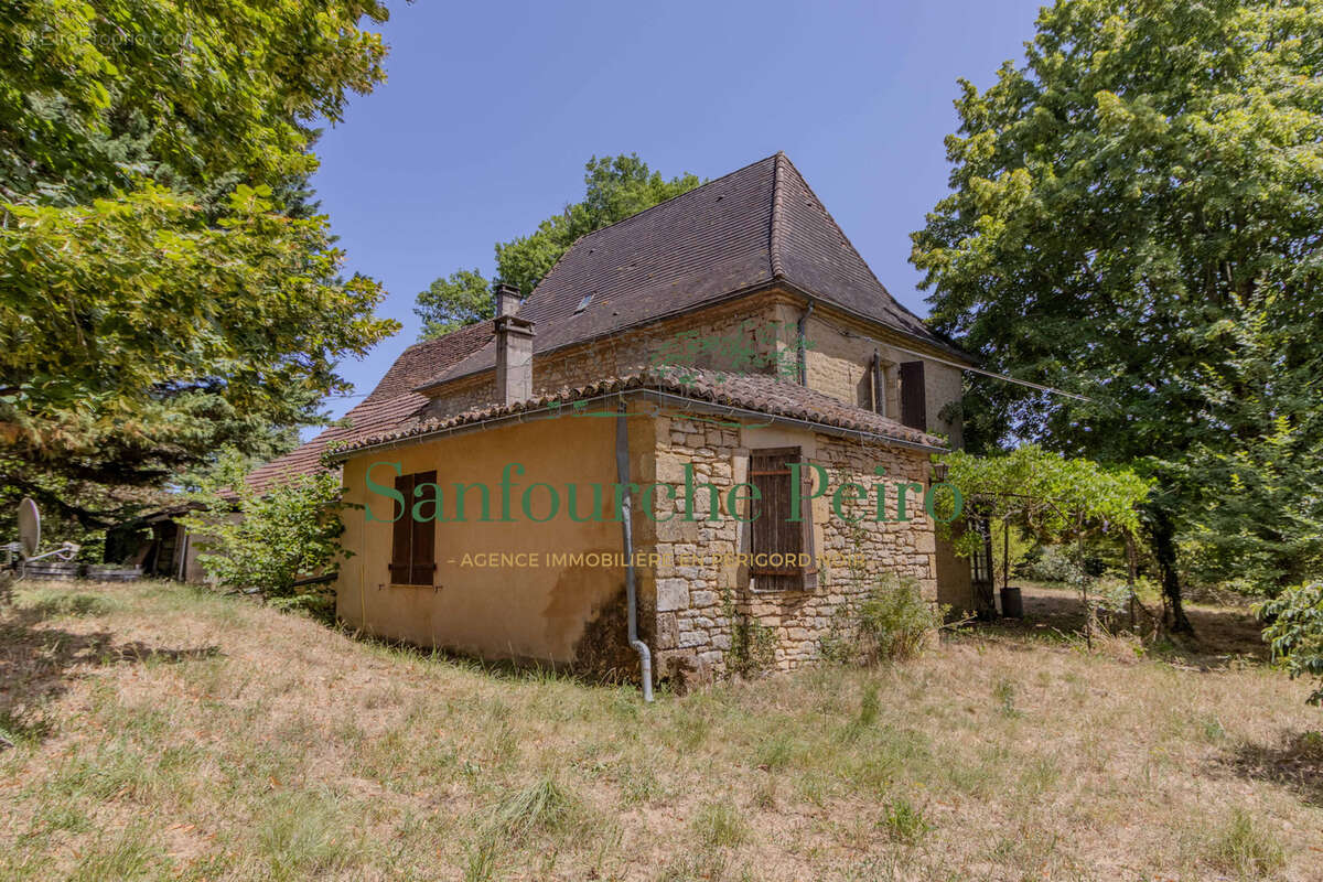 A 10 km au sud-ouest de Sarlat, vallée de la Dordogne - photo 2