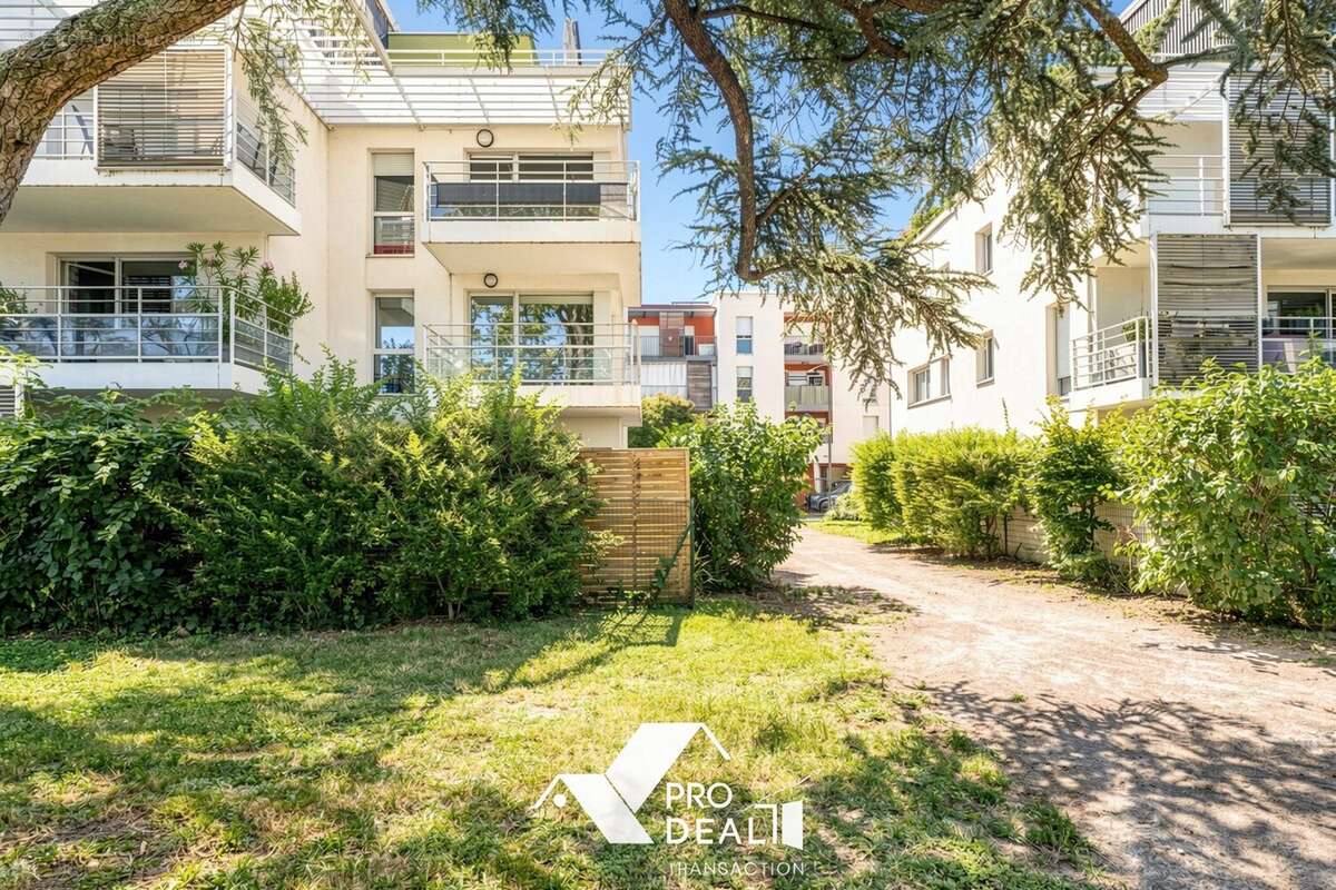 Appartement 84 m² à Meyzieu  - photo 4