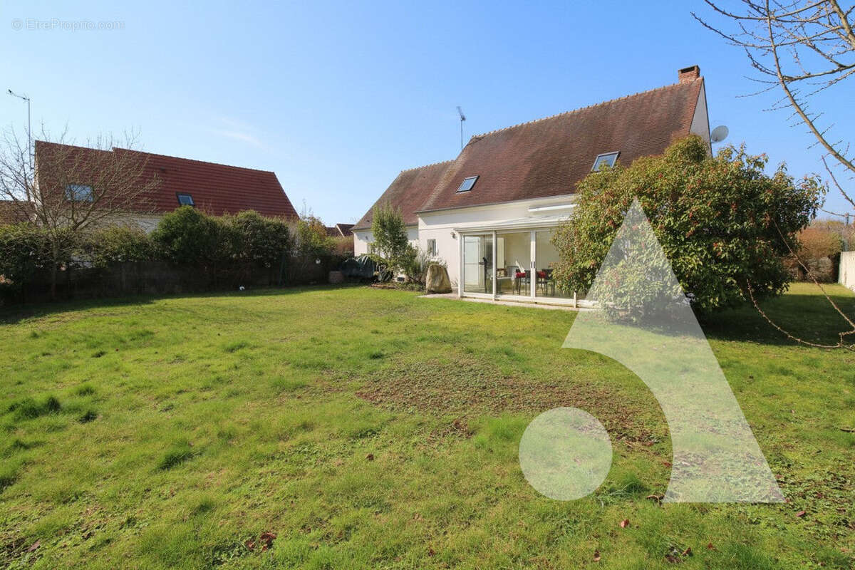 Maison à LACROIX-SAINT-OUEN