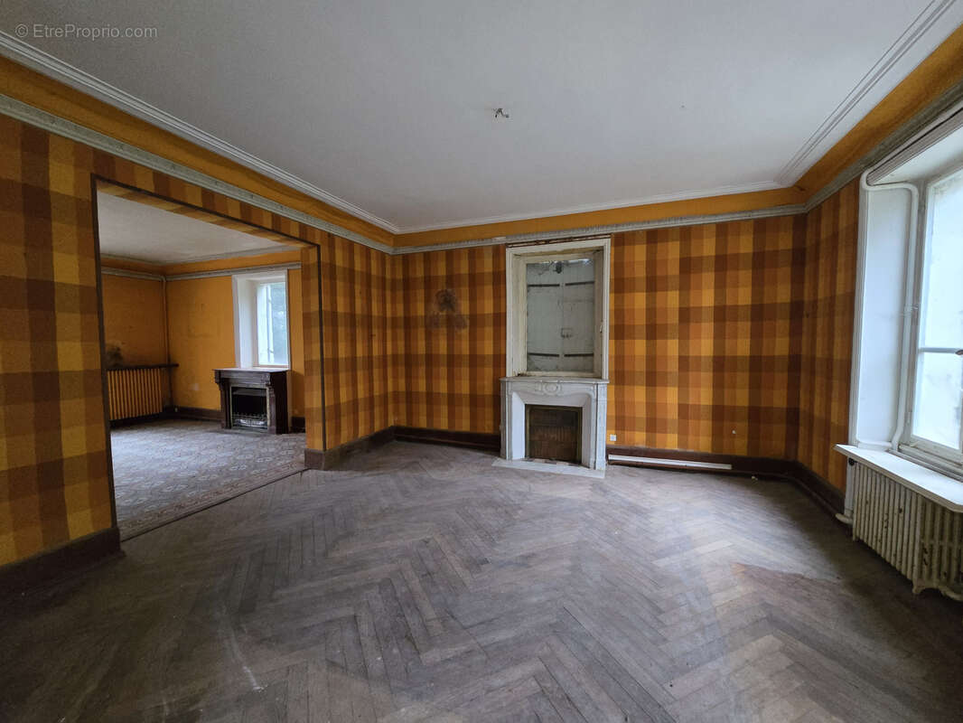 Maison à LESIGNY