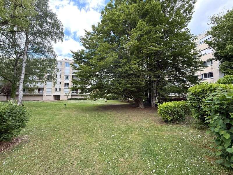 Appartement à EPERNON
