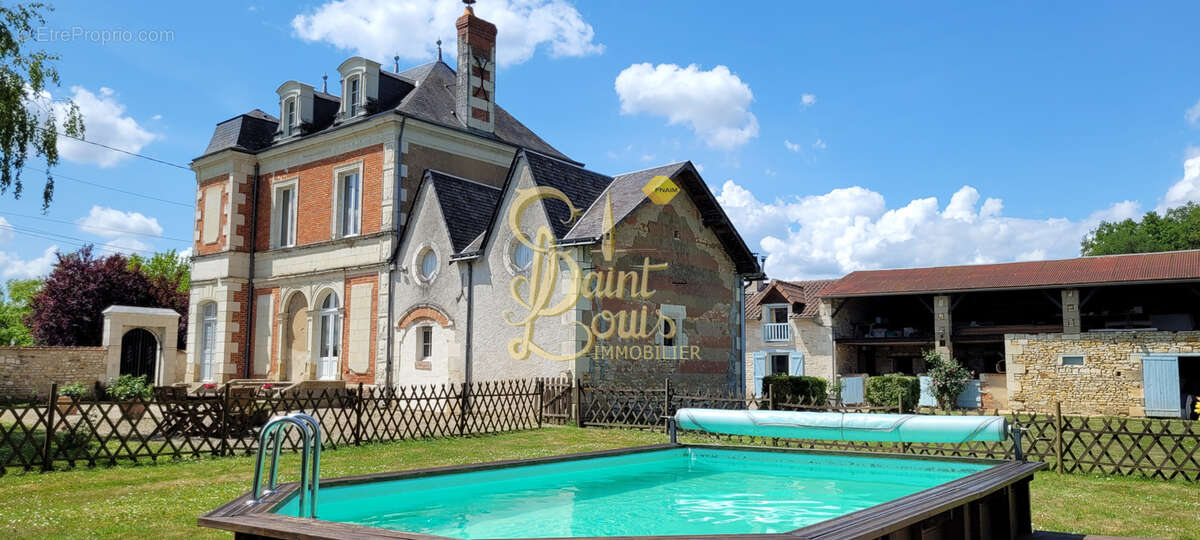 Maison à CHAMPIGNY-SUR-VEUDE