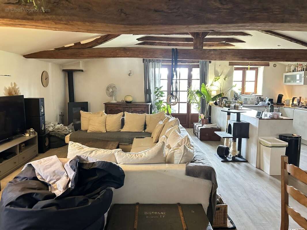 Maison à AUBETERRE-SUR-DRONNE