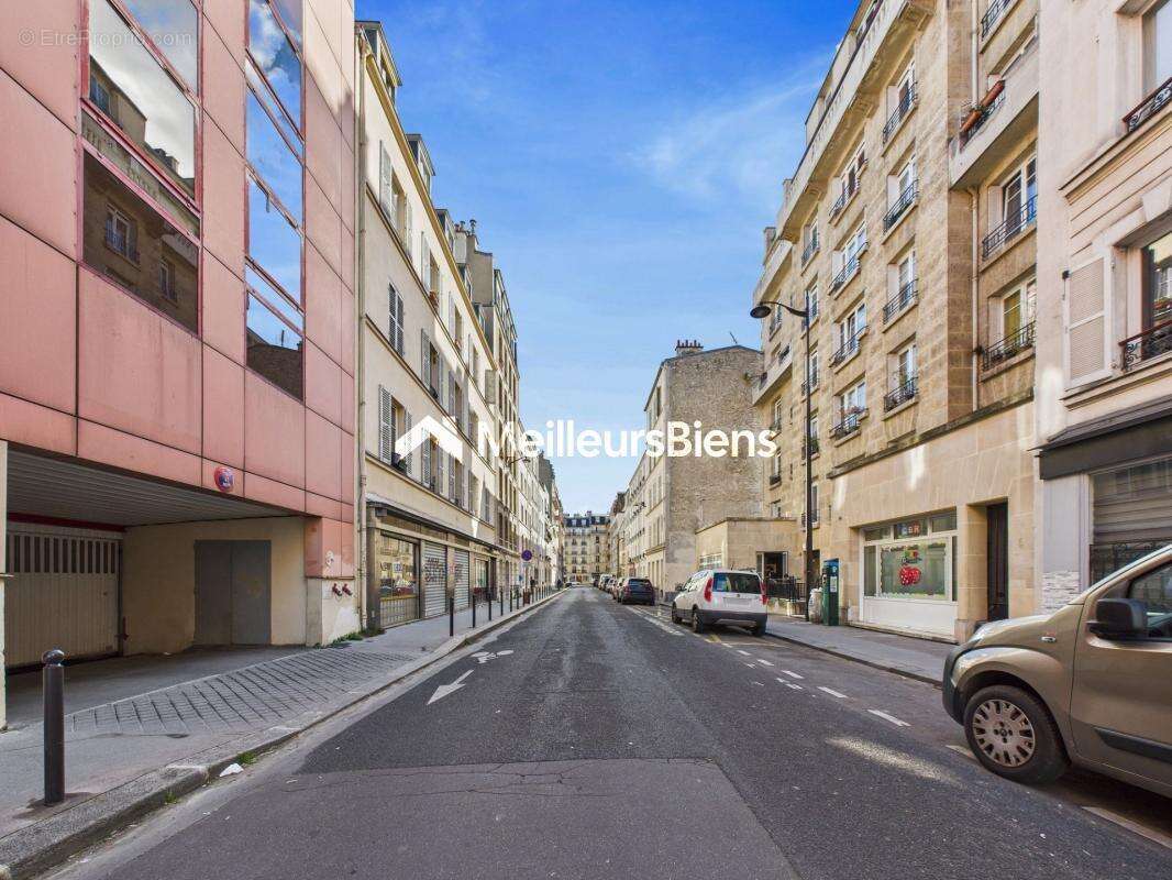Appartement à PARIS-14E