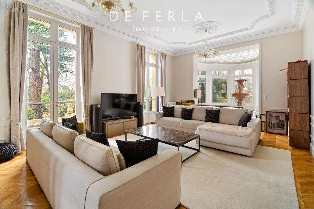 Maison à LE VESINET