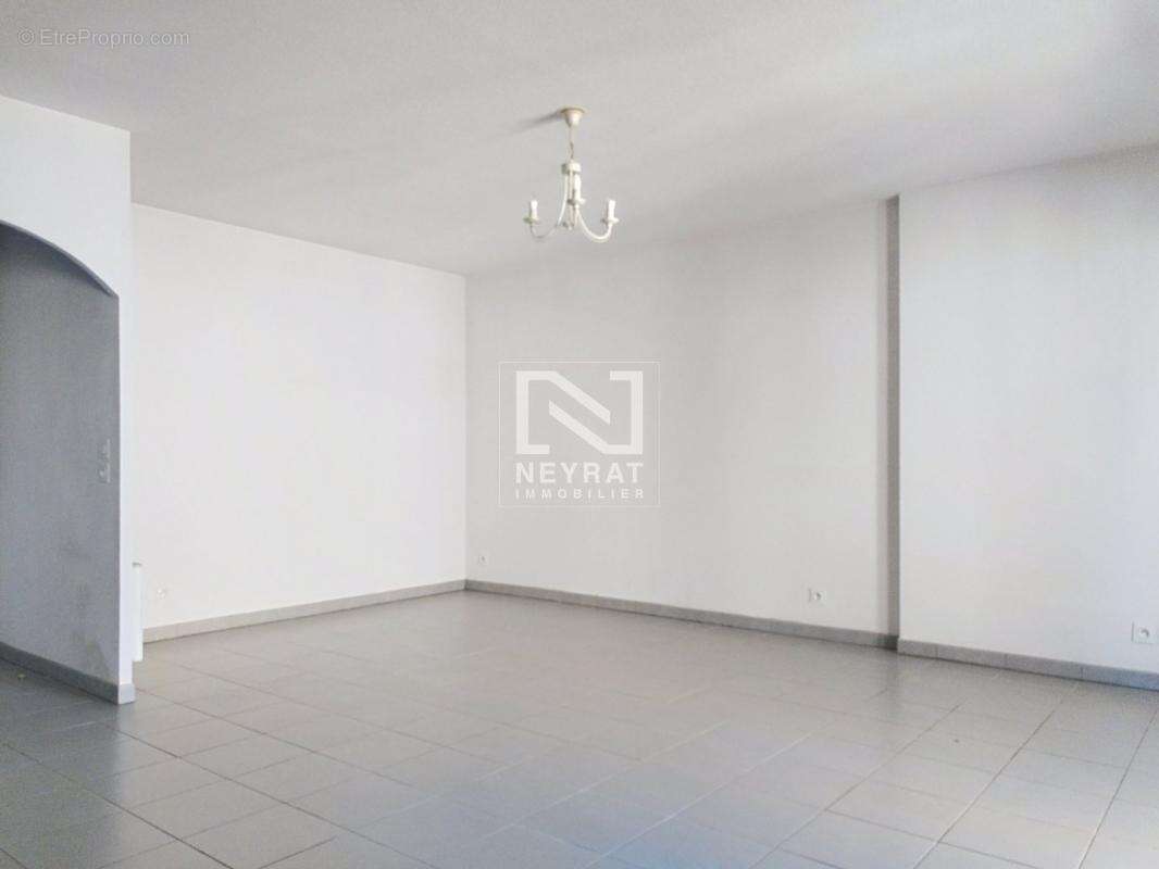 Appartement à FAYENCE