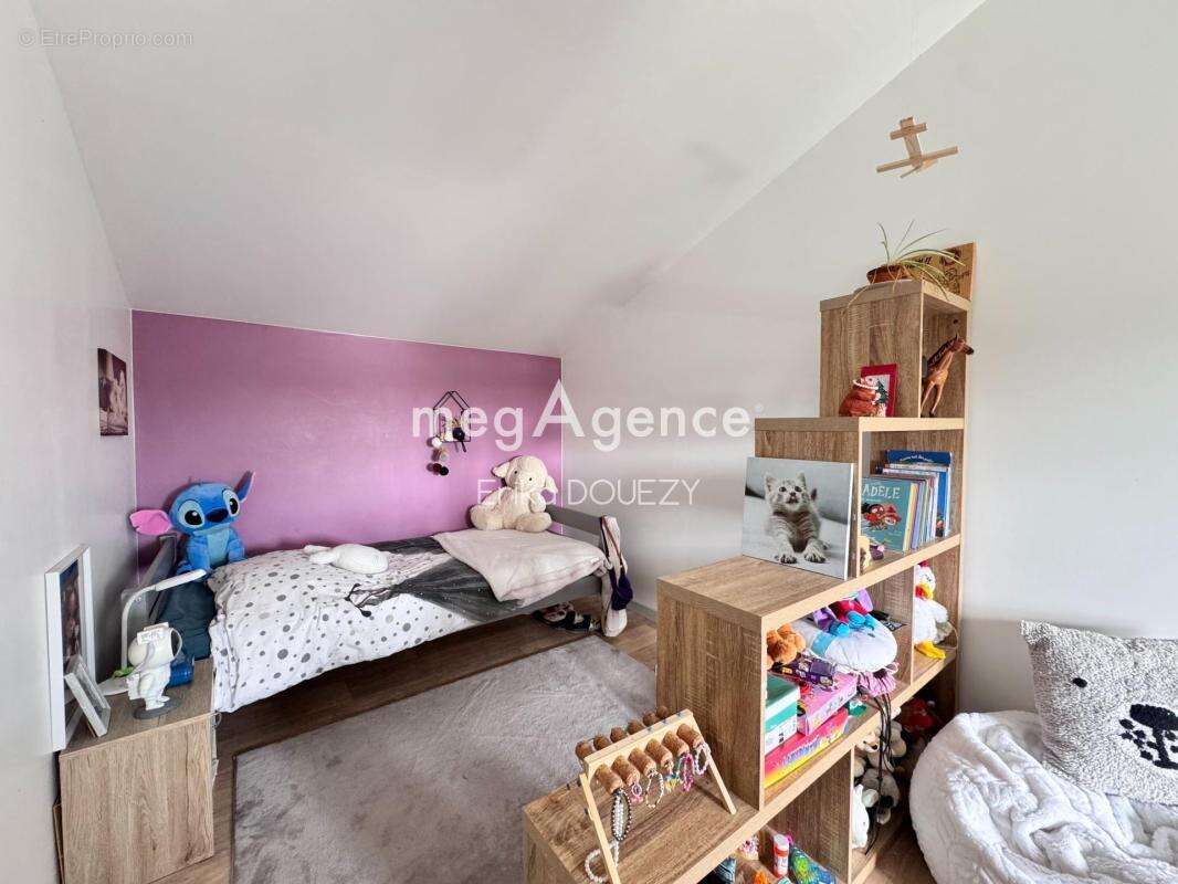 Longère en campagne 5 chambres, étang, piscine, dépendances - photo 14