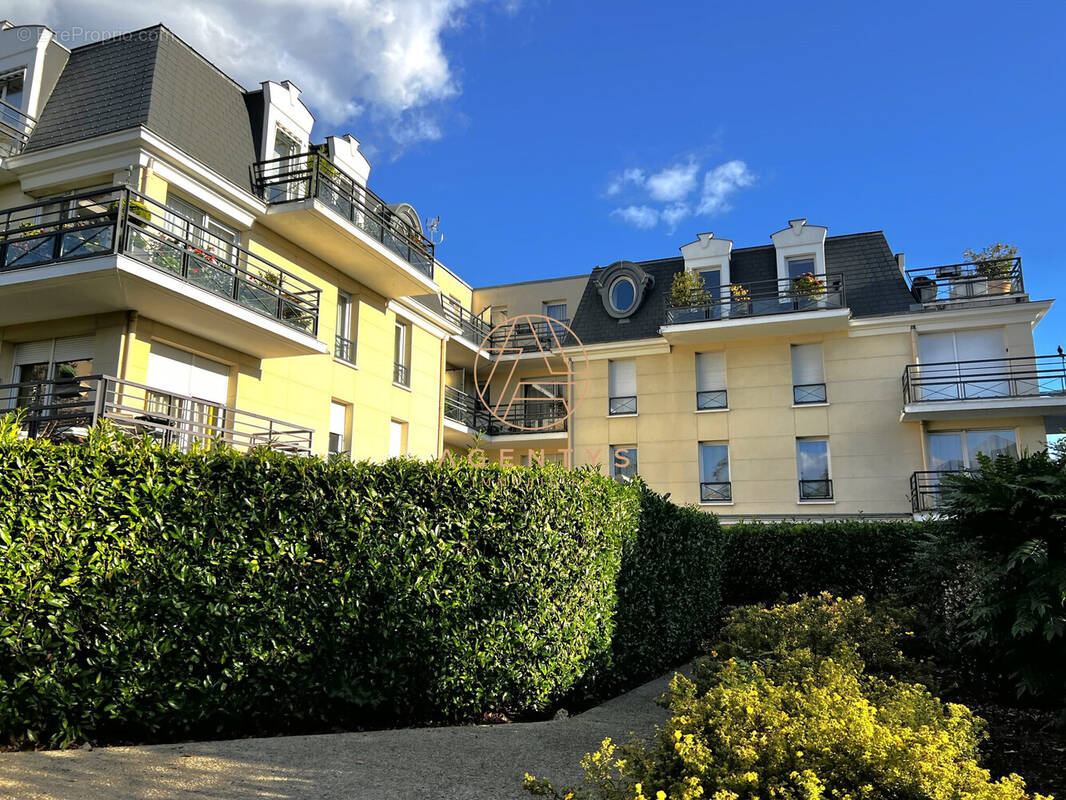 Appartement à LE PLESSIS-TREVISE