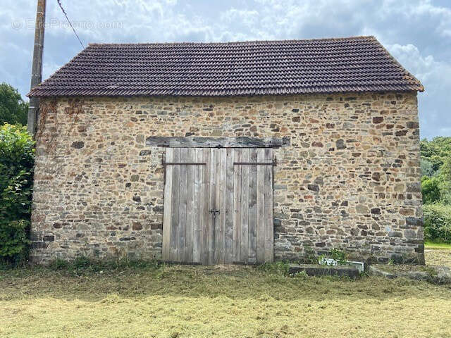 Terrain à SAINT-JEAN-SUR-MAYENNE