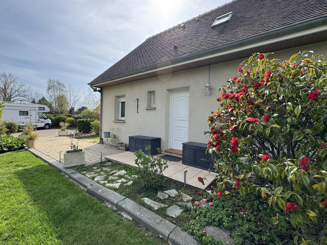 Maison à LA RIVIERE-SAINT-SAUVEUR