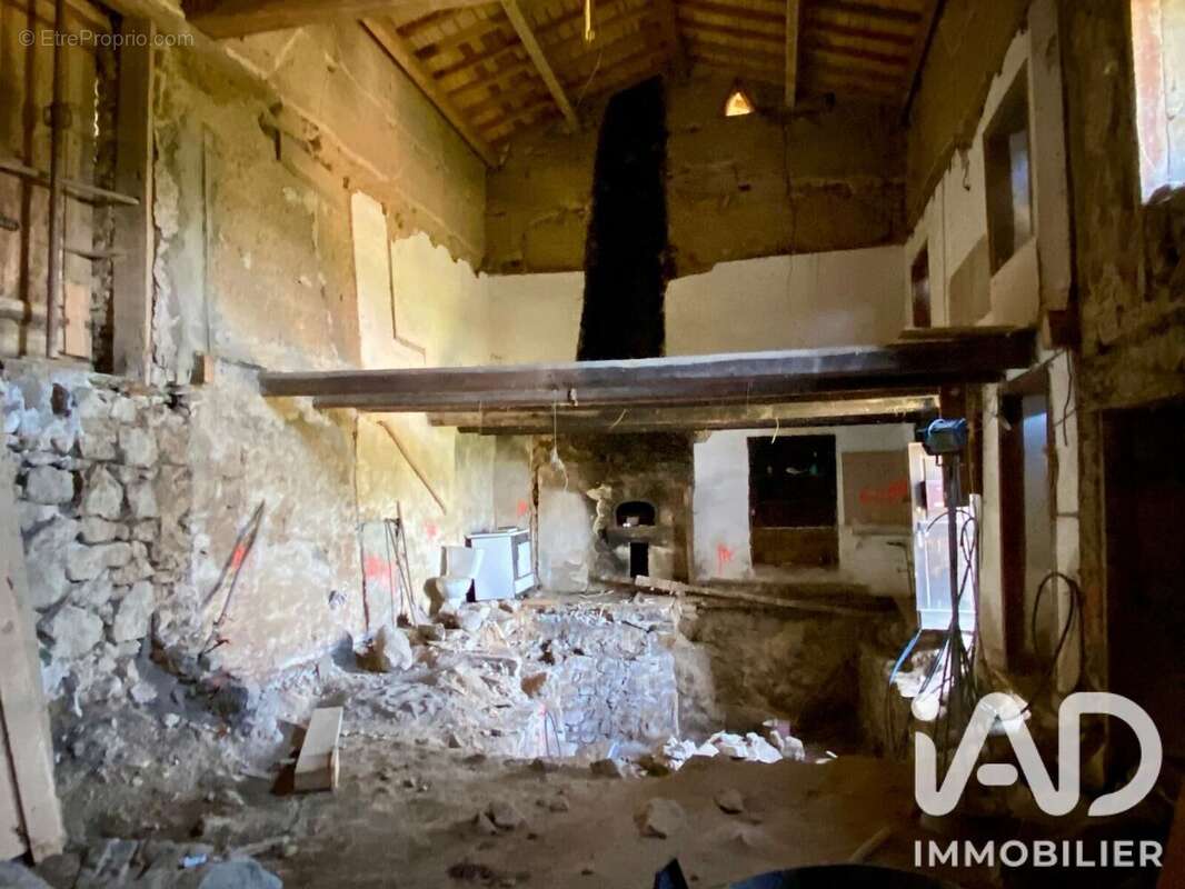 Maison 58 m² à Saint-Martin-Des-Olmes  - photo 9