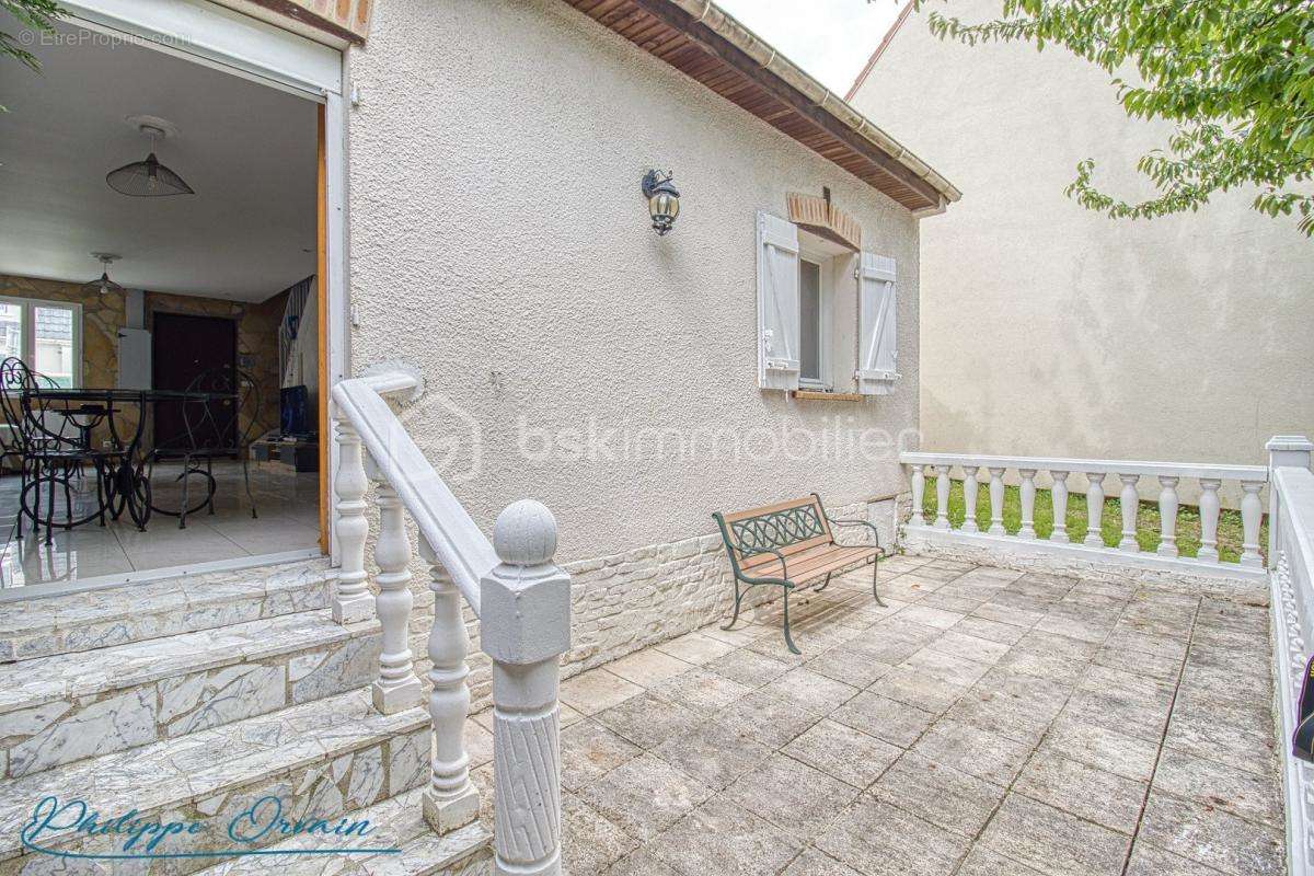 Maison à GOUSSAINVILLE