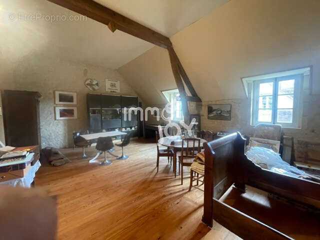 Maison à CONDE-SUR-HUISNE