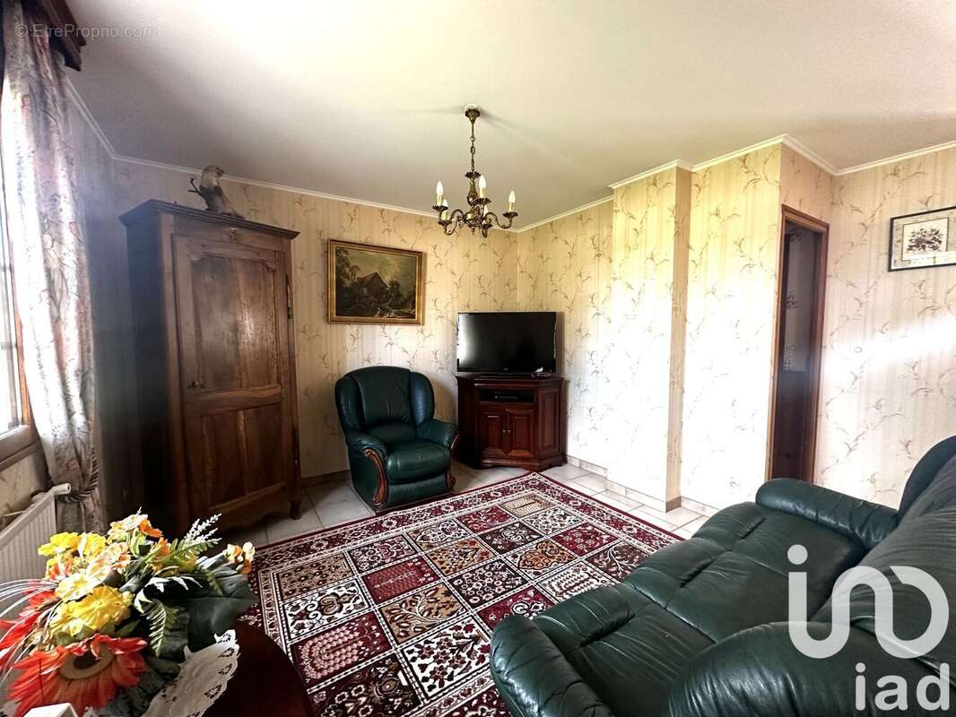 Photo 4 - Maison à ALLONNES