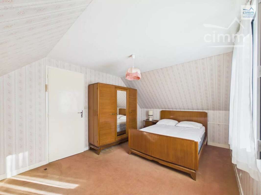 Maison à BOURG-DES-COMPTES