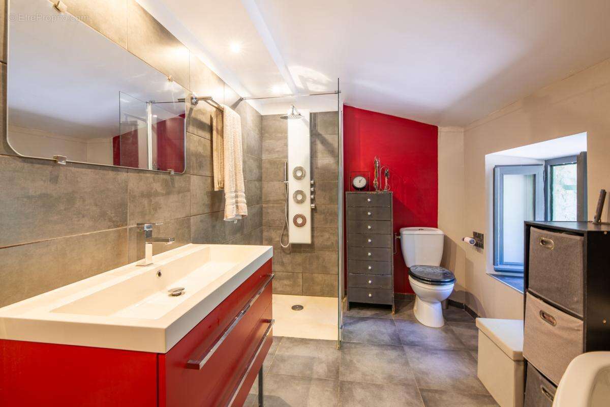 Maison à ROQUEBRUNE-SUR-ARGENS