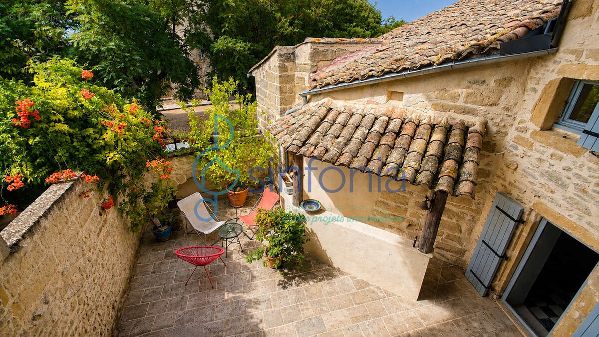 À 5 minutes d'uzès   maison de 160 m2 avec deux grandes terrasses et garage  50 m2 - photo 12