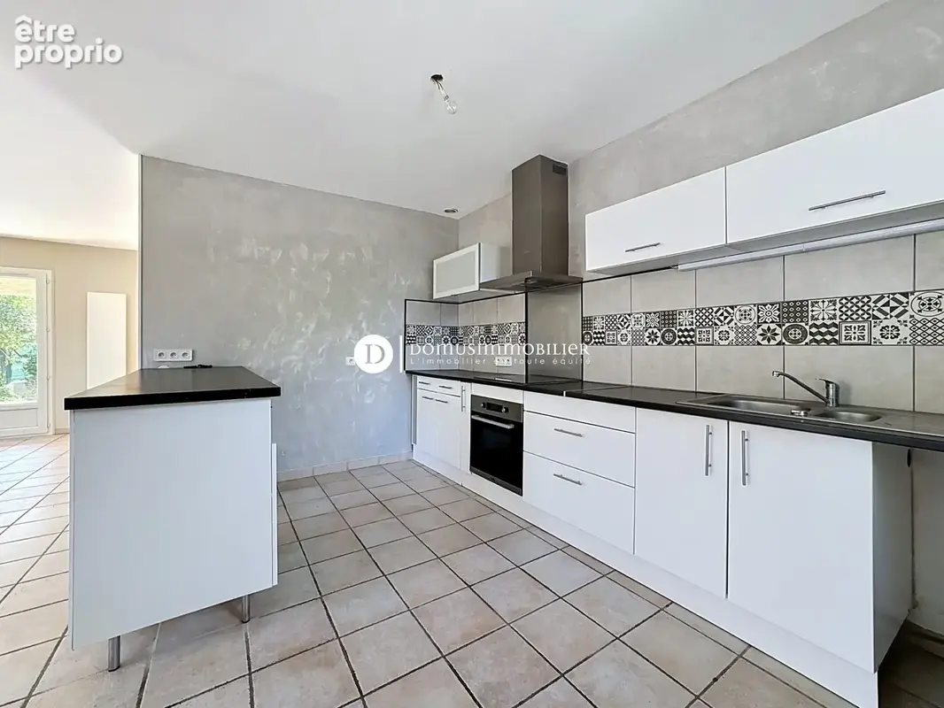 Maison 109 m² à Saint-Saturnin-Les-Avignon  - photo 5
