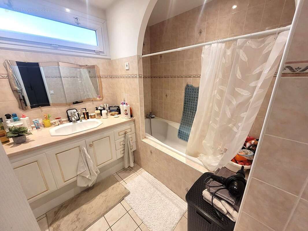 Appartement à LE BOURGET