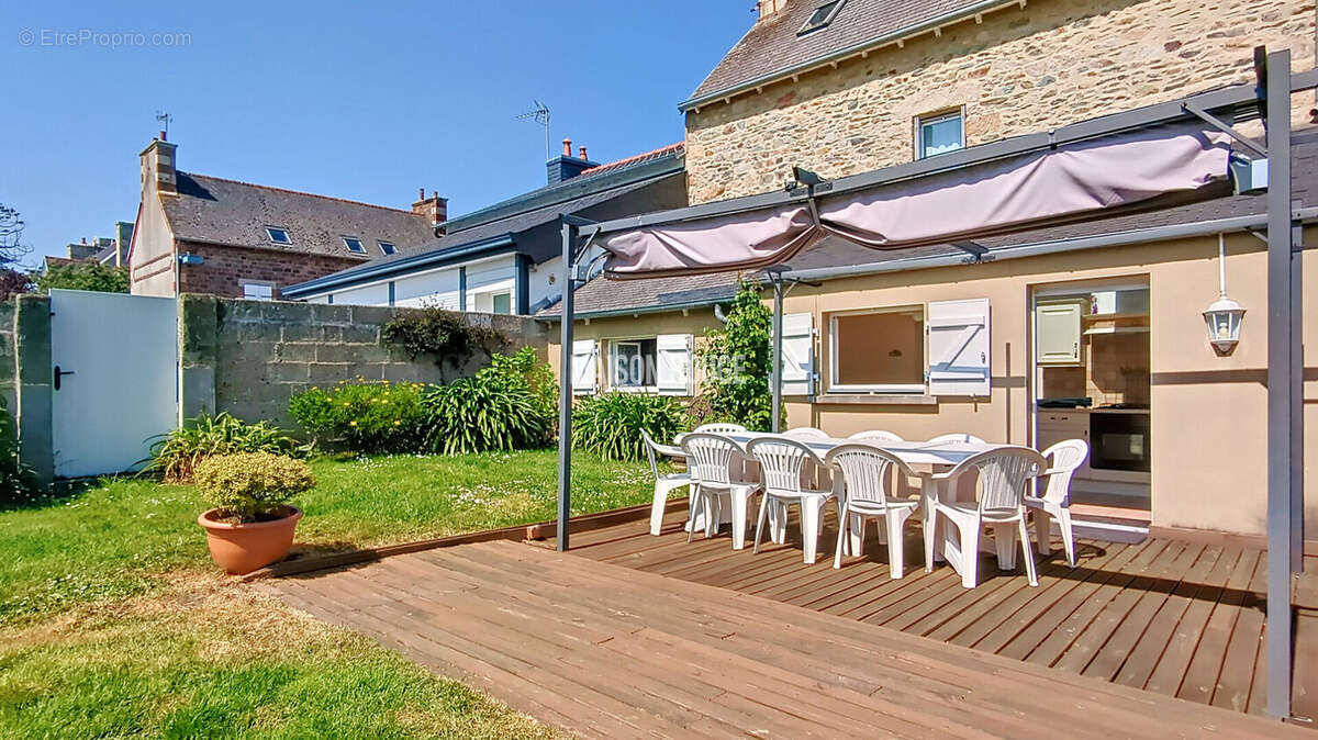 Maison à LEZARDRIEUX