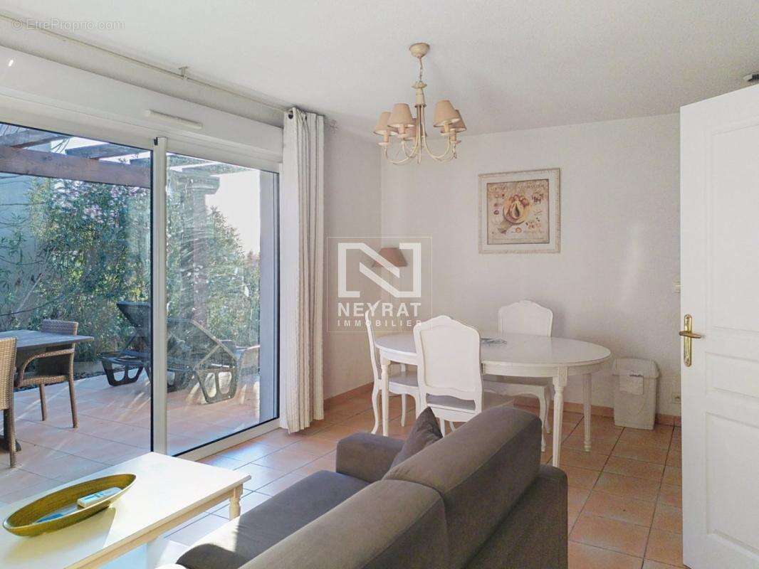 Appartement à MONTAUROUX