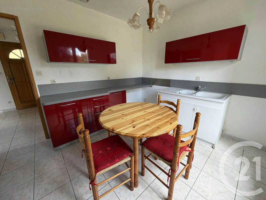 Maison 86 m² à Saint-Sulpice-De-Royan  - photo 7