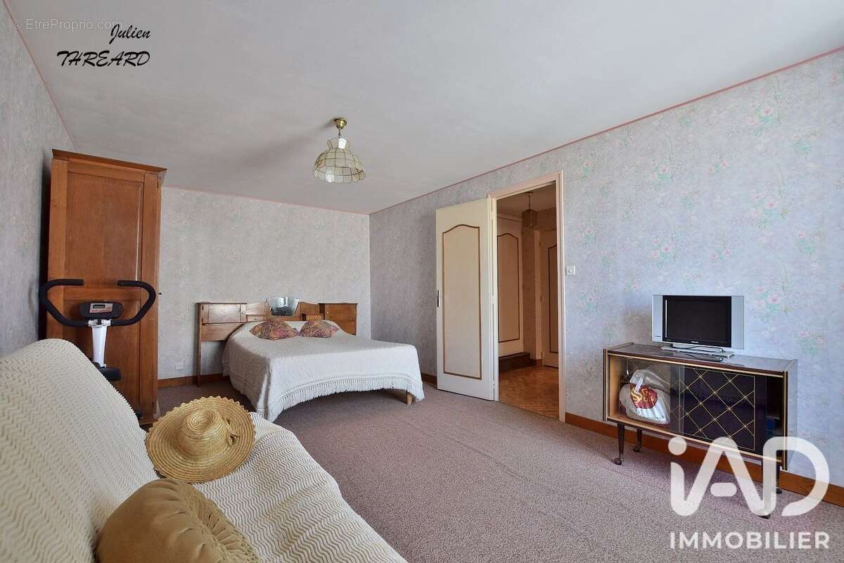 Maison 110 m² à La Chapelle-Blanche-Saint-Martin  - photo 9