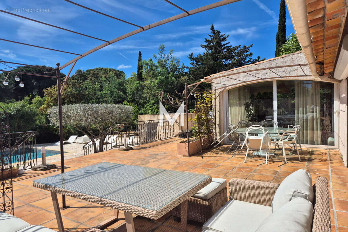 Maison à PLAN-DE-LA-TOUR