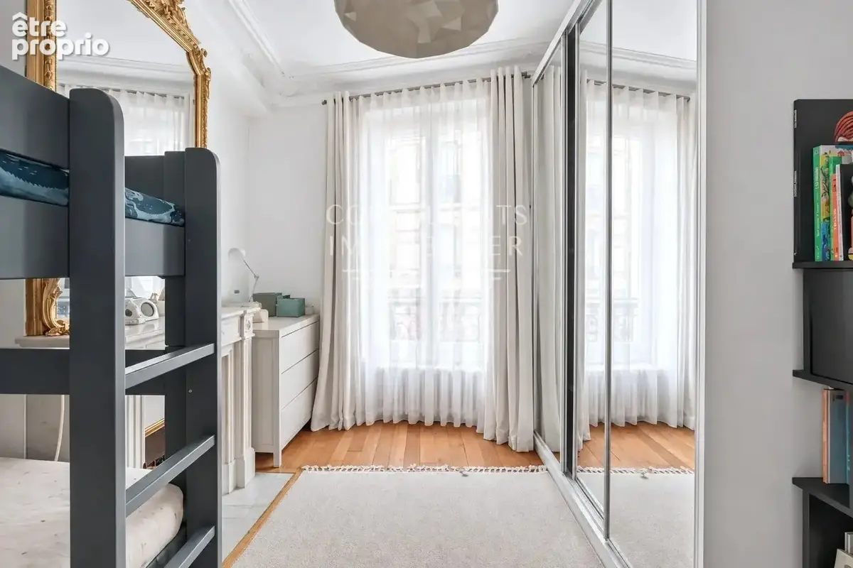 Ternes/wagram. parfait état, trois chambres - photo 14