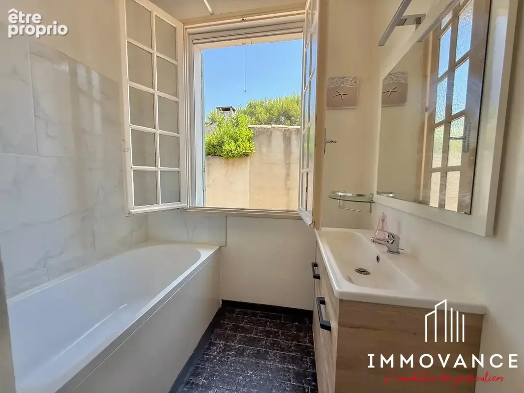 Maison 100 m² à Saint-Remy-De-Provence  - photo 9