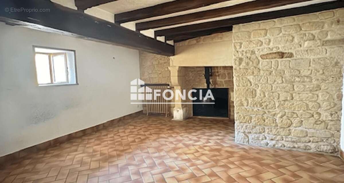 Maison à DOM-LE-MESNIL