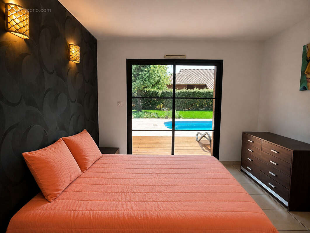 Maison T5 136 m² avec piscine et garage - photo 8