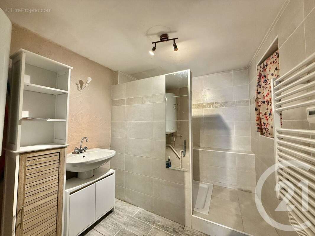 Maison à VILLENEUVE-SUR-ALLIER