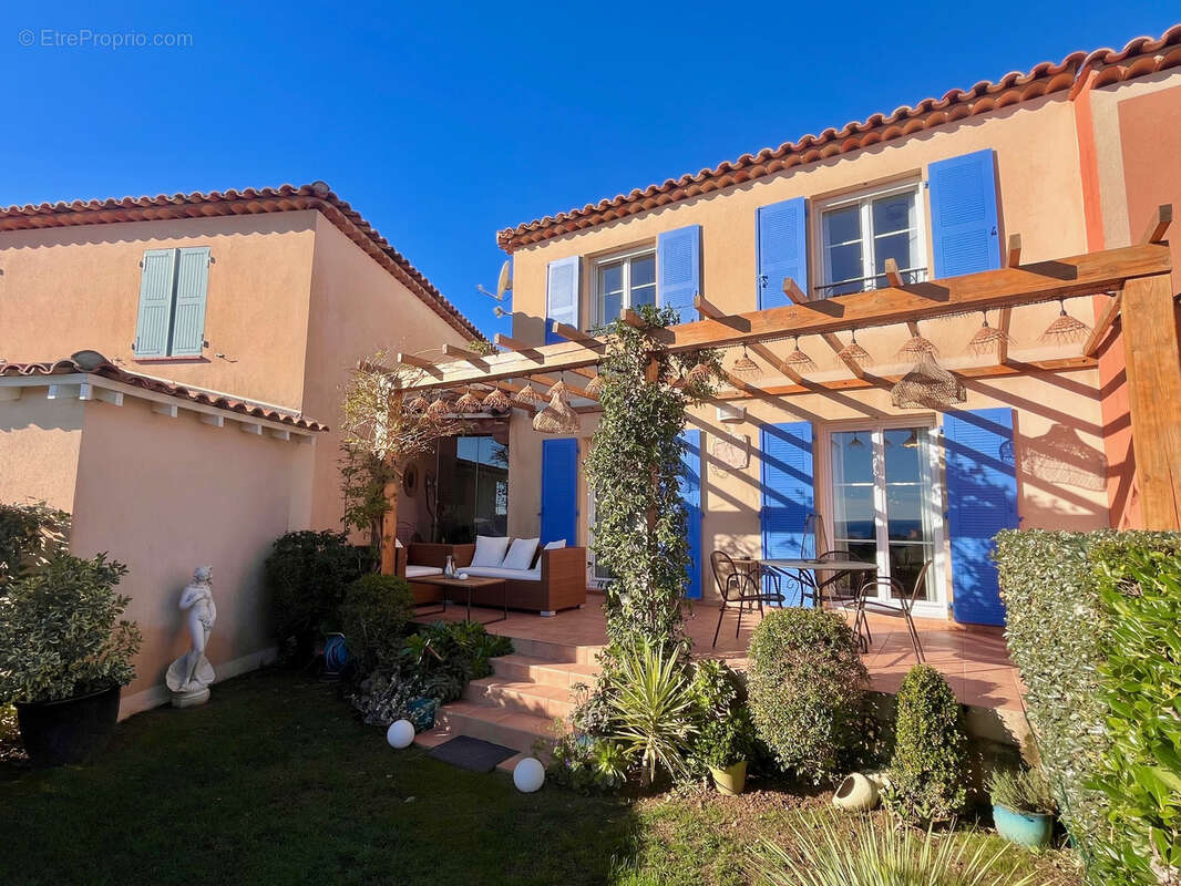 Maison à LES ISSAMBRES