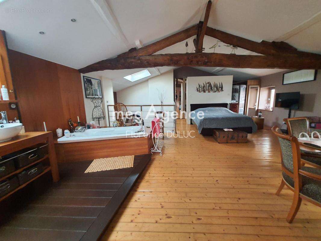 Belle maison atypique en pierre avec garage - photo 7