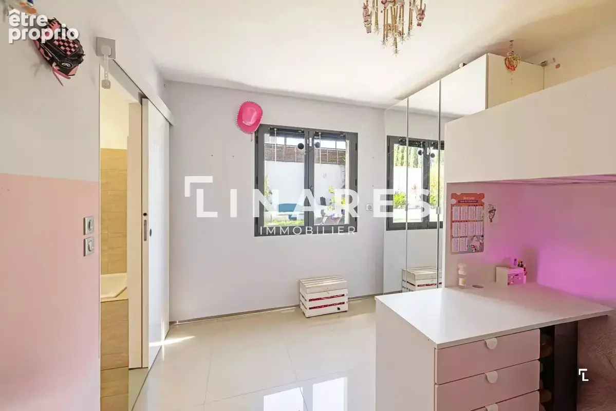 CALIFORNIA FAMILY - Villa T5 de 164m²  - Terrain de 820m² - Jardin/Piscine - Terrasse - Double garage - Atelier - 13190 Allauch - photo 14