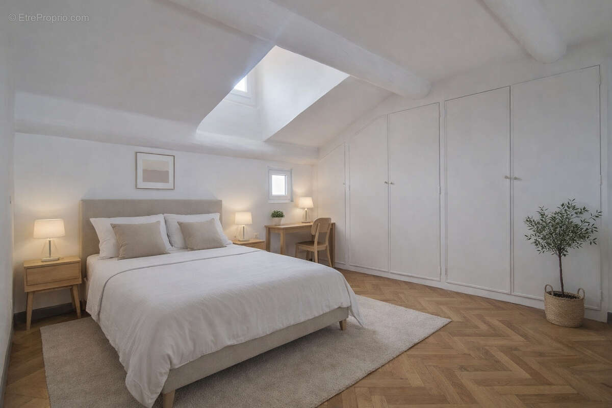 Appartement à MARSEILLE-1E